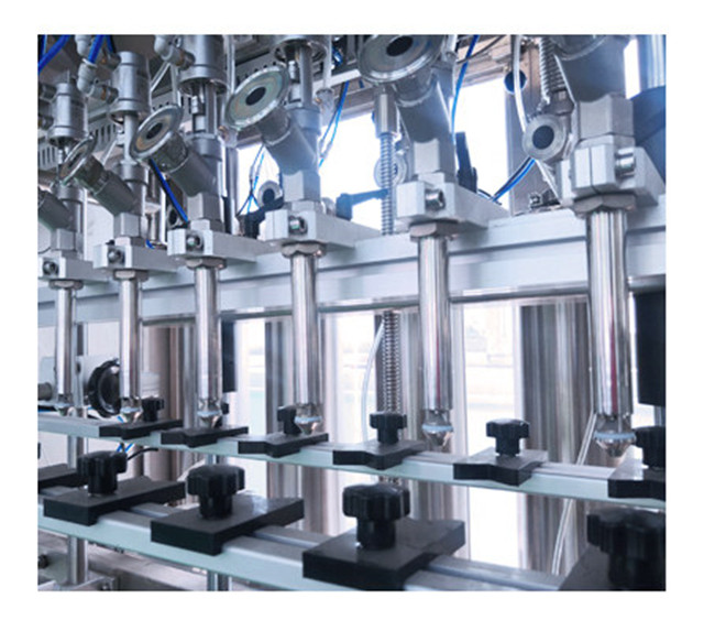 Detalii despre mașina de umplere cu piston